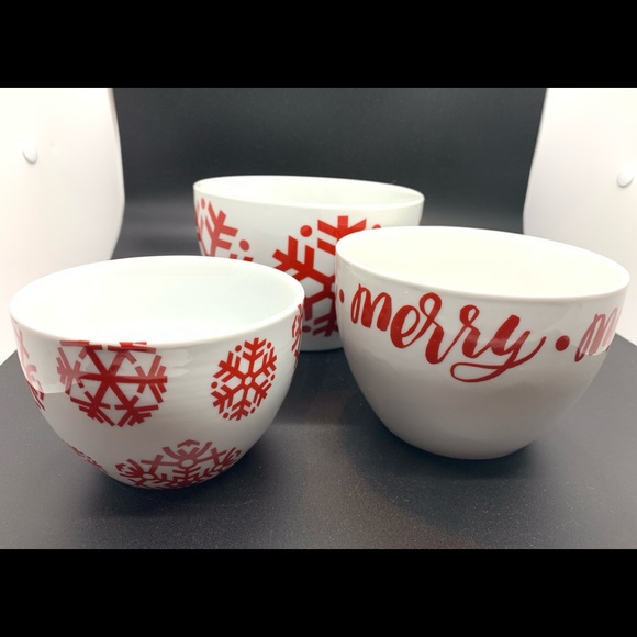 Crate&Barrel Other - Crate & Barrel Snowflake Holiday Nesting Bowls - Set of 3